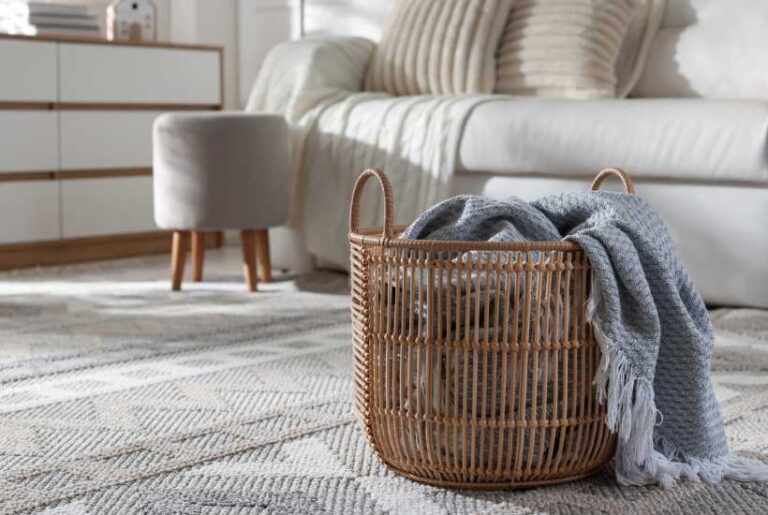 Simple Storage Ideas for Living Room Blankets and Throws